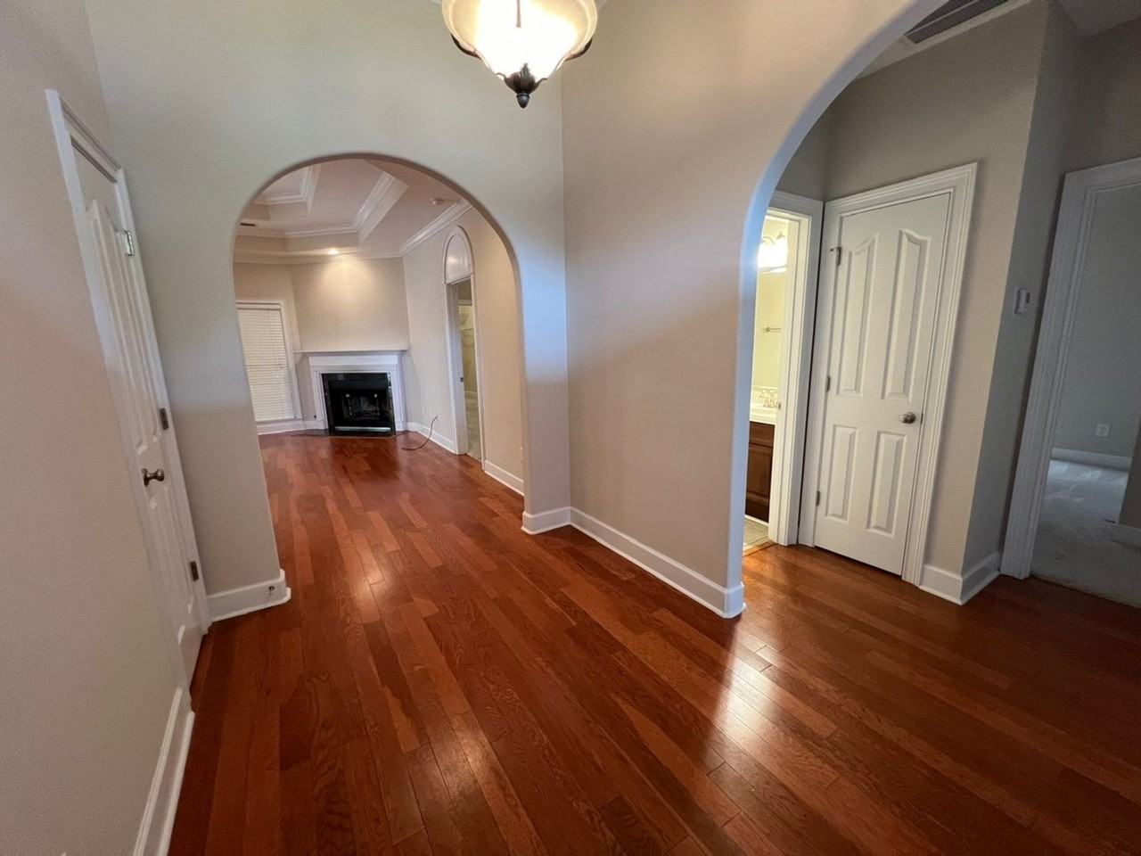 714 Berry Ln - Photo 4 of 24