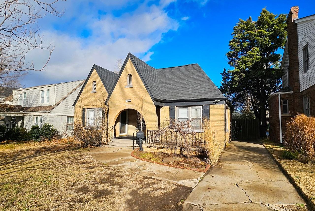 2305 Nw 25th St - Photo 2 of 25