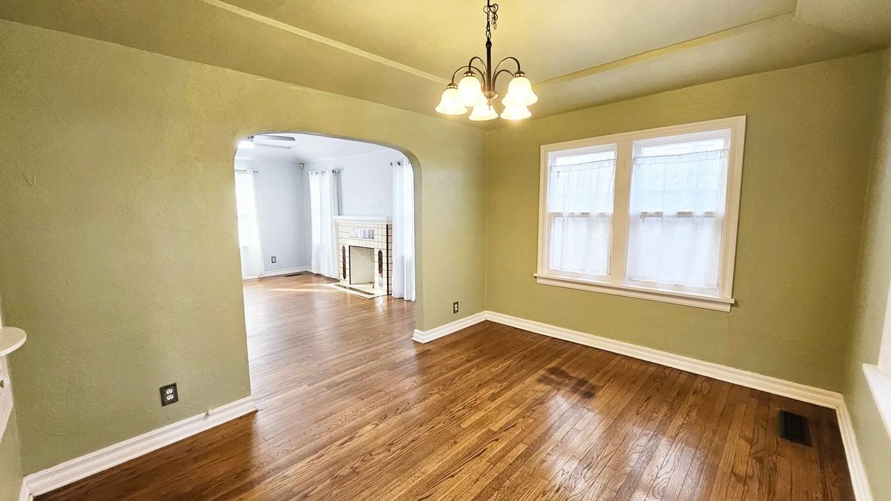 2305 Nw 25th St - Photo 7 of 25