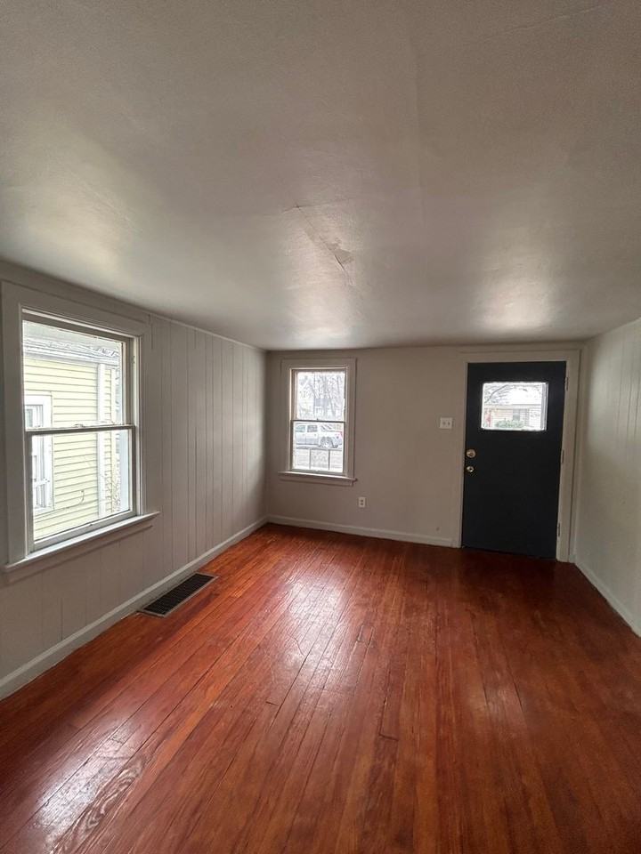 4314 Warsaw St - Photo 2 of 6