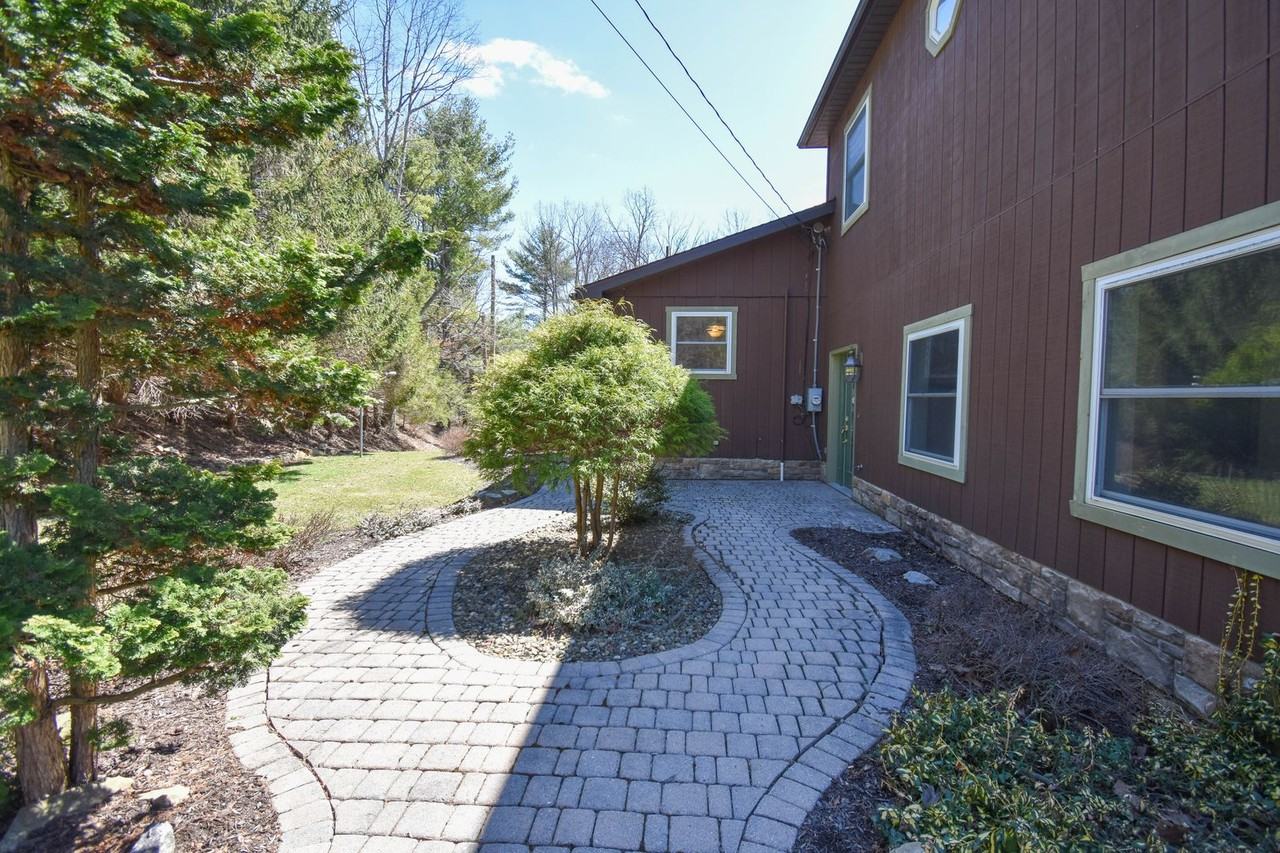 15 Gottshall Dr - Photo 3 of 50