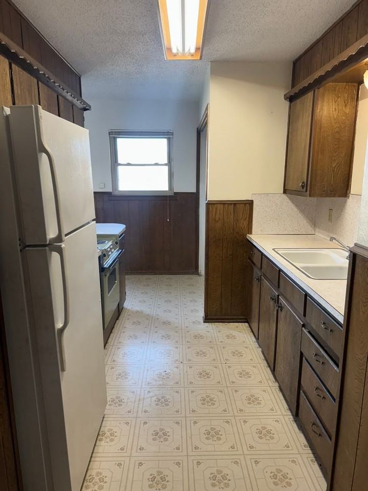 5030 53rd St - Photo 4 of 19