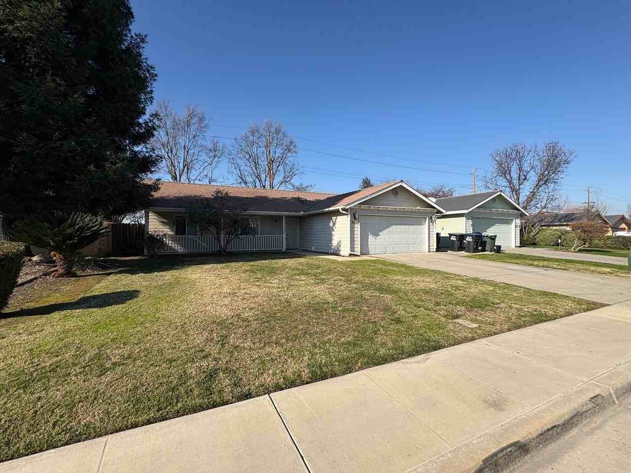 905 S Laguna St - Photo 2 of 28