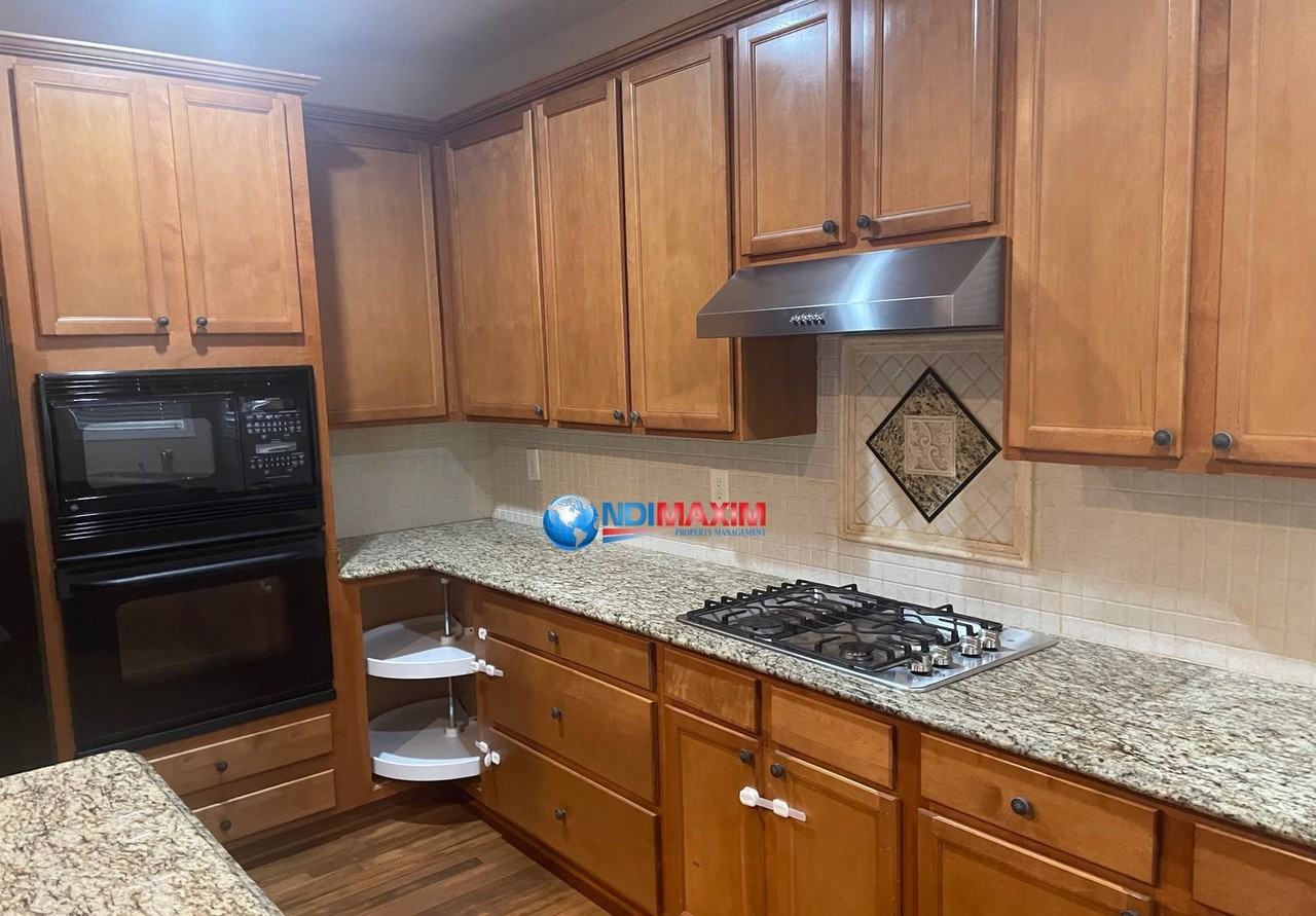 6584 Mimosa Cir - Photo 7 of 24