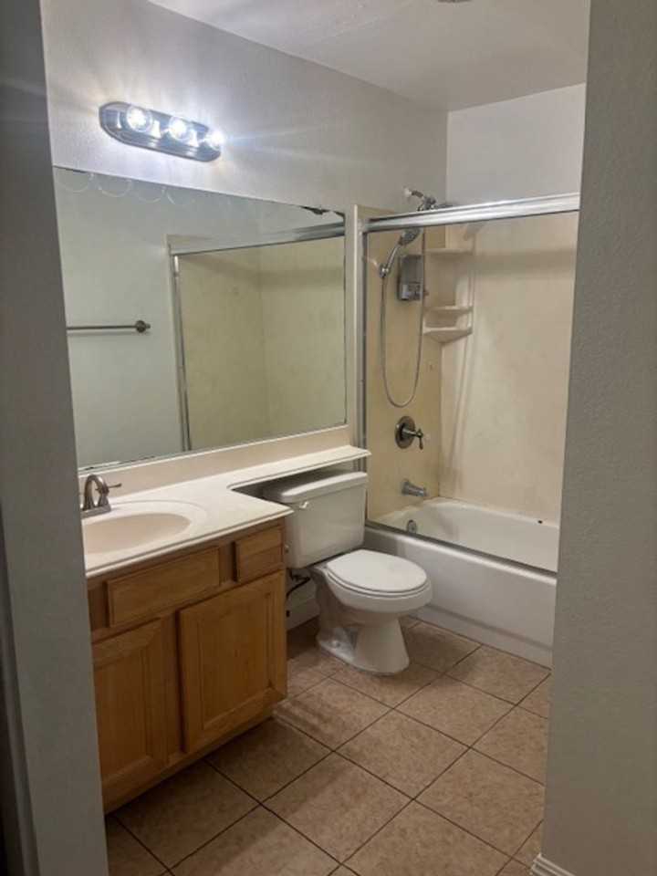 1045 Peach Ave #6 - Photo 5 of 9