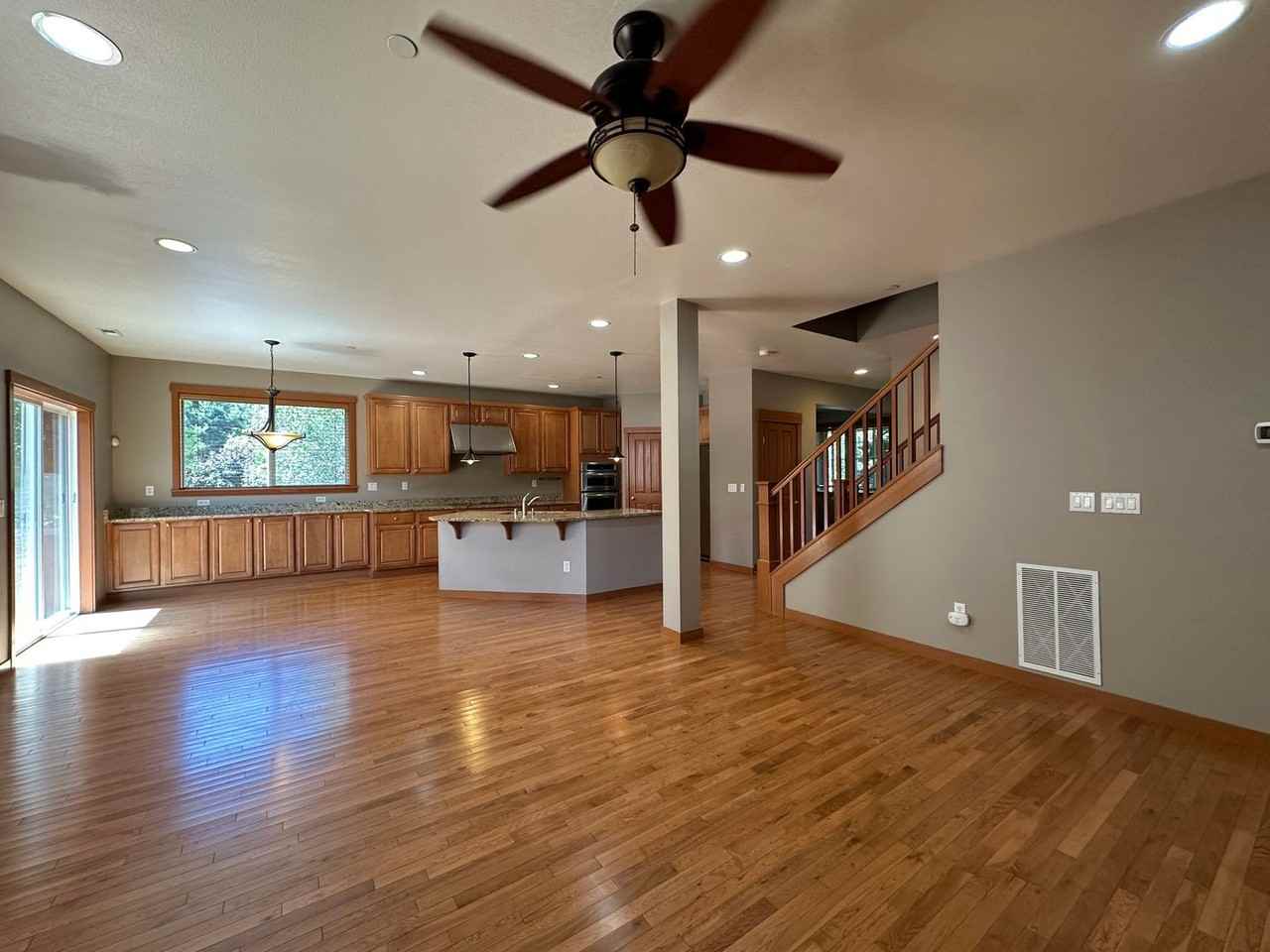 1961 Nelson St - Photo 6 of 15