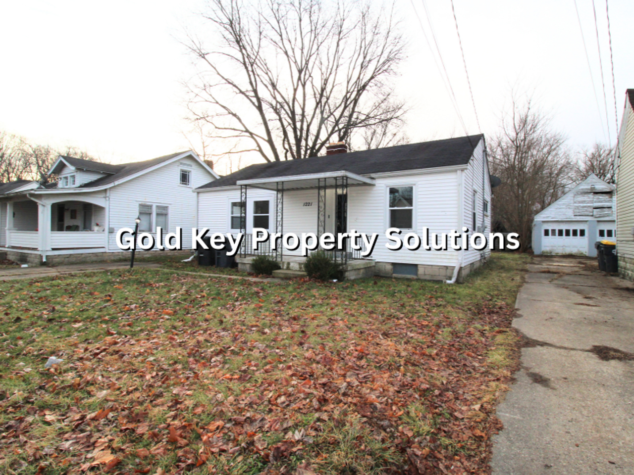 1221 E 10th St - Photo 3 of 20