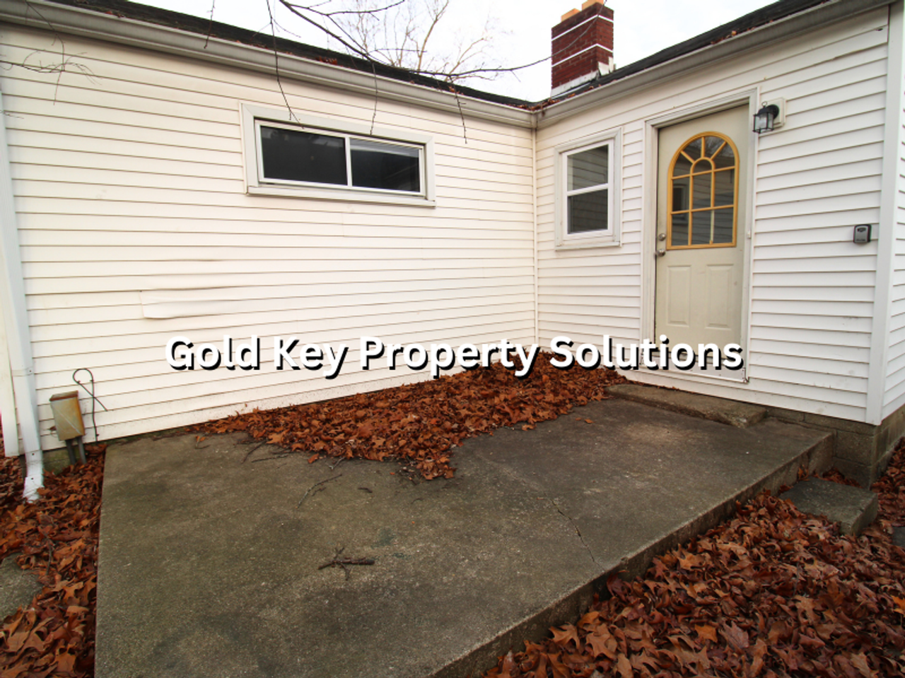 1221 E 10th St - Photo 5 of 20