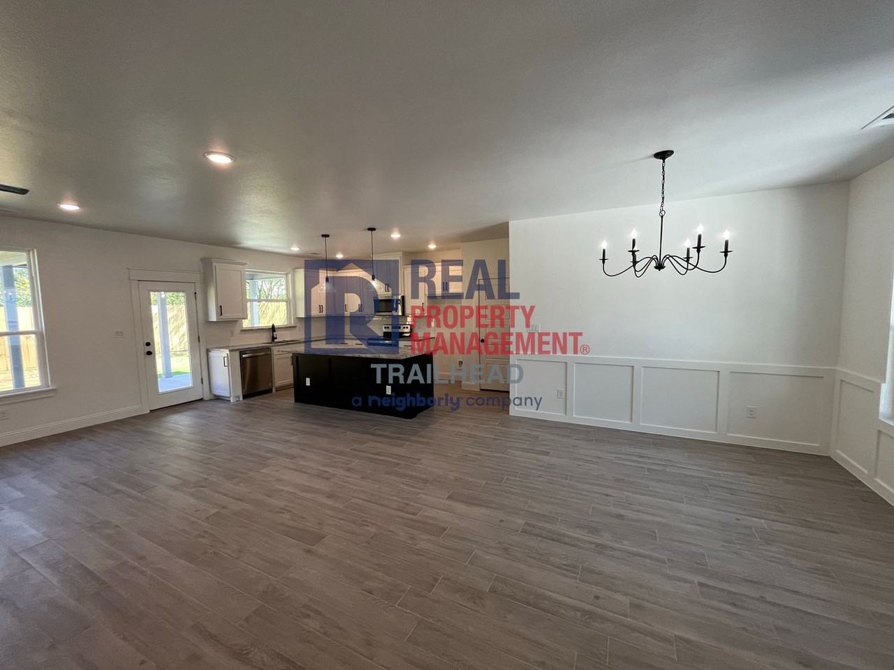 5707 Belaire Cir - Photo 2 of 30