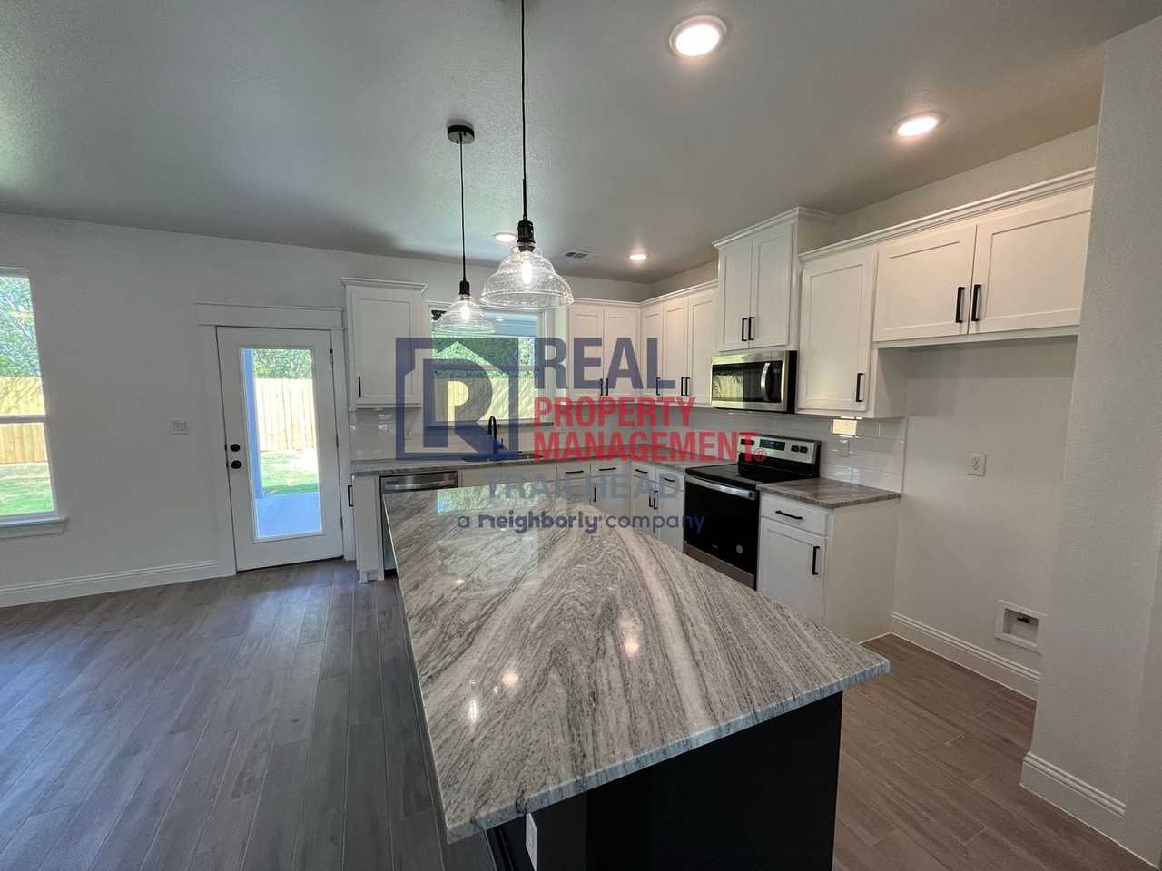 5707 Belaire Cir - Photo 4 of 30