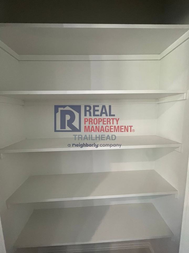 5707 Belaire Cir - Photo 6 of 30