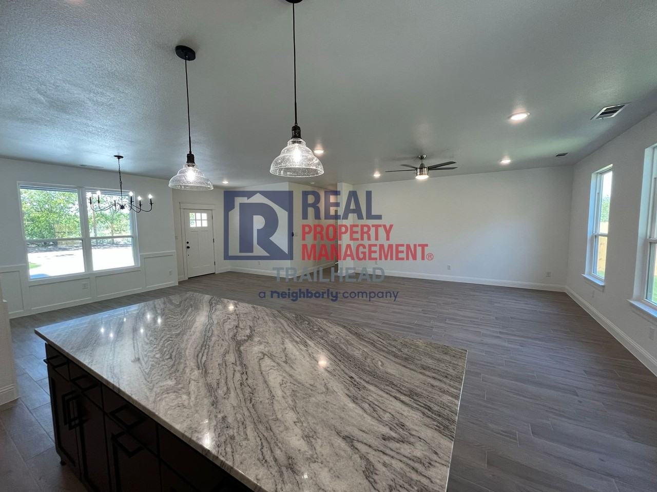 5707 Belaire Cir - Photo 7 of 30