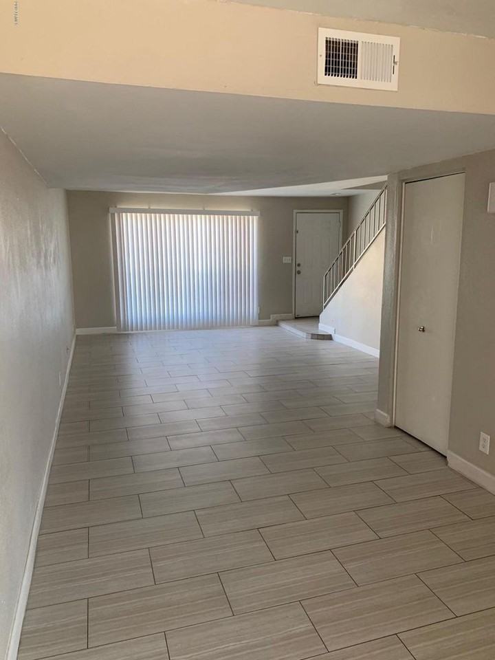 5811 N 59th Dr - Photo 4 of 11