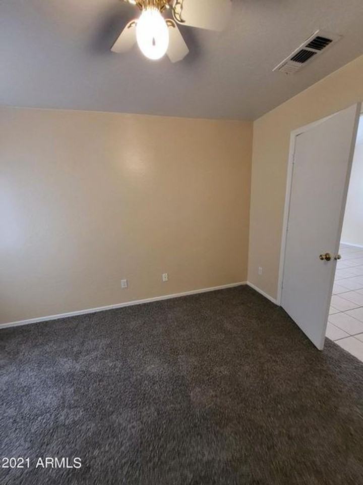 11929 W Larkspur Rd - Photo 6 of 12