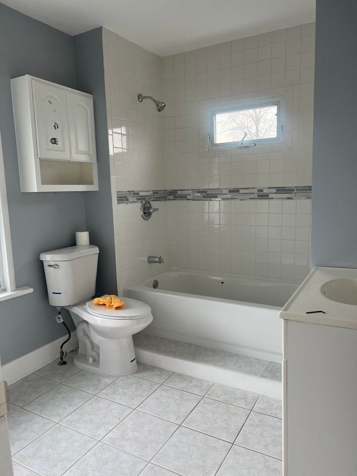 108 Oxonia Ave - Photo 3 of 18