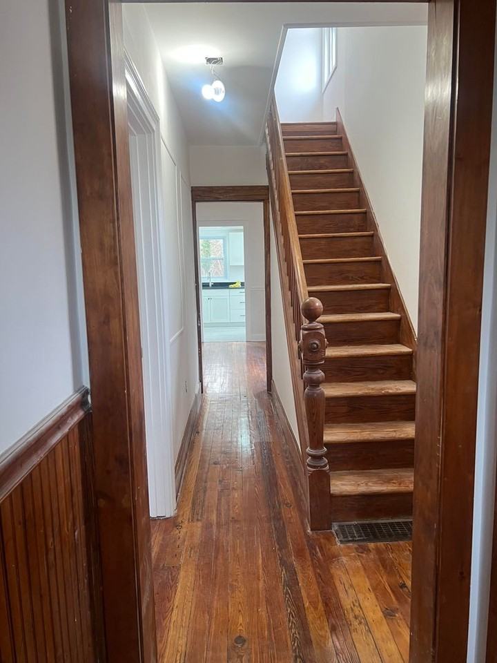 108 Oxonia Ave - Photo 4 of 18