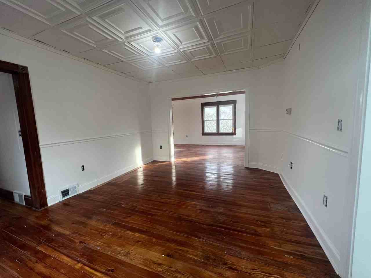 108 Oxonia Ave - Photo 6 of 18