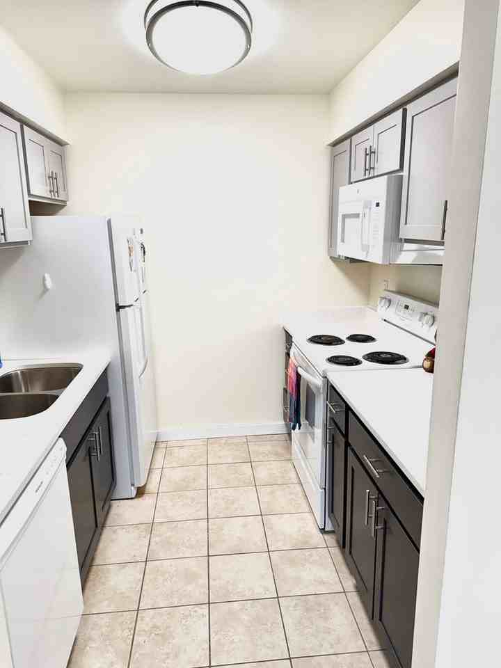 Lindholm Properties - Photo 4 of 28