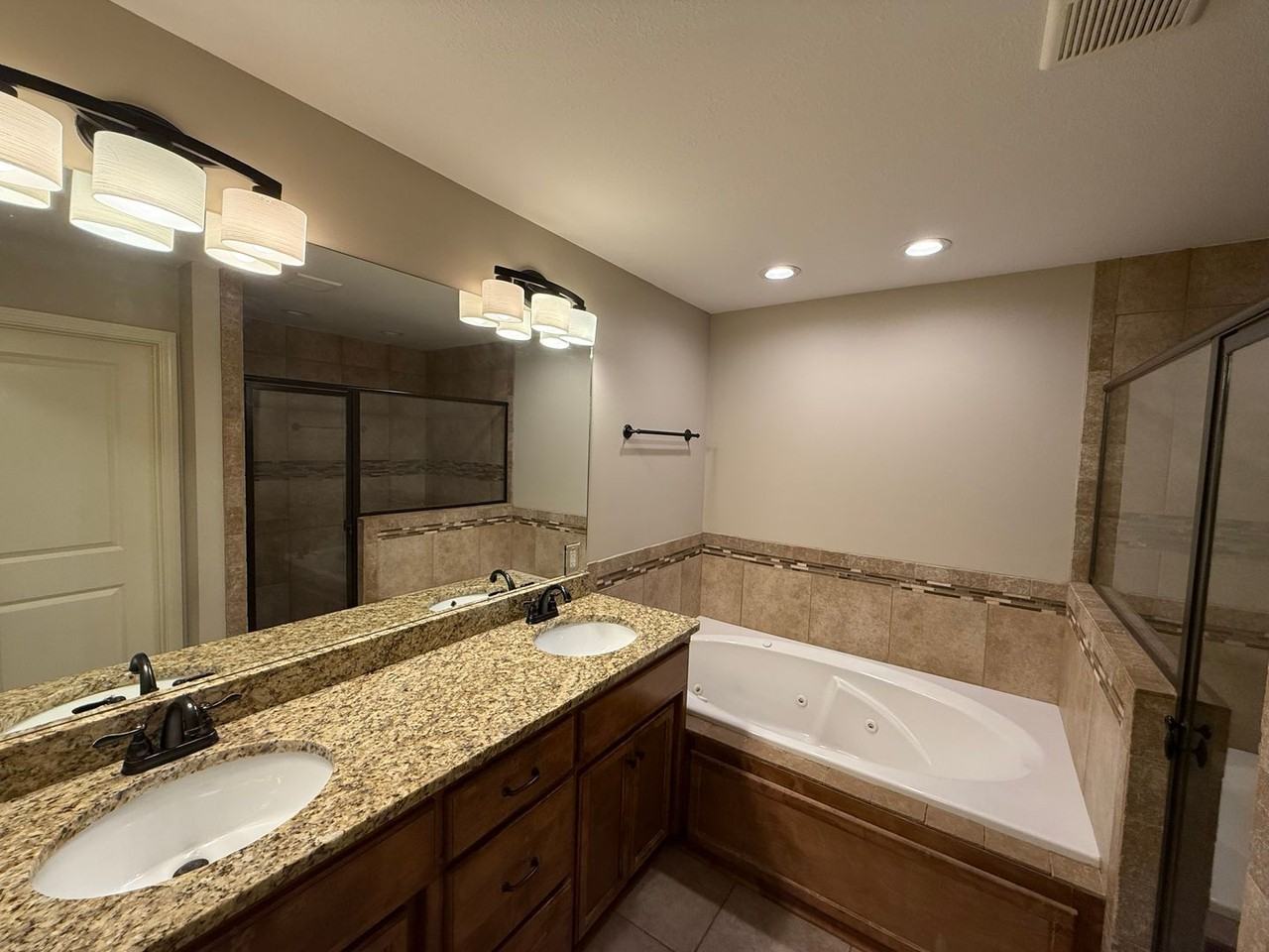 316 Alberta St - Photo 7 of 11