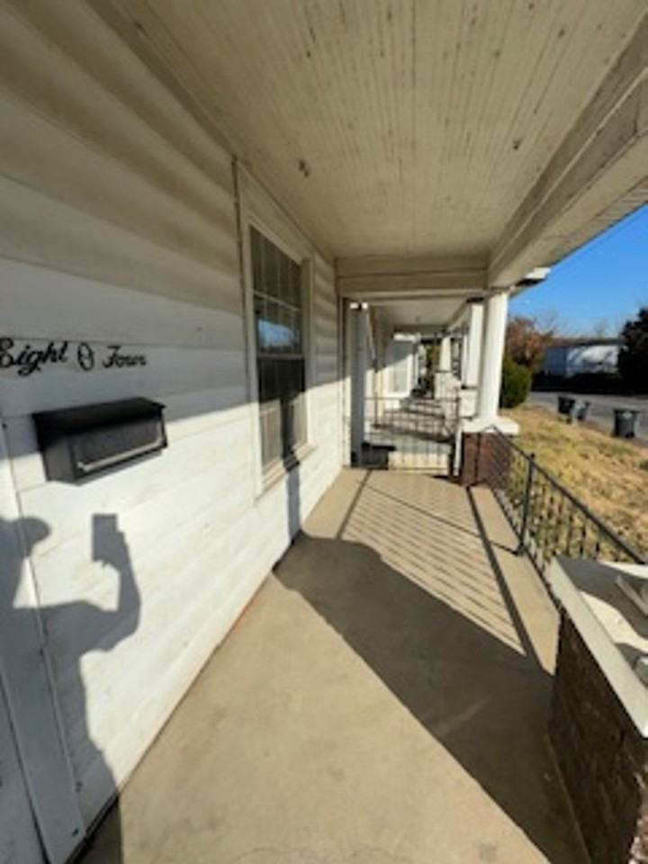 804 E Virginia St - Photo 2 of 8