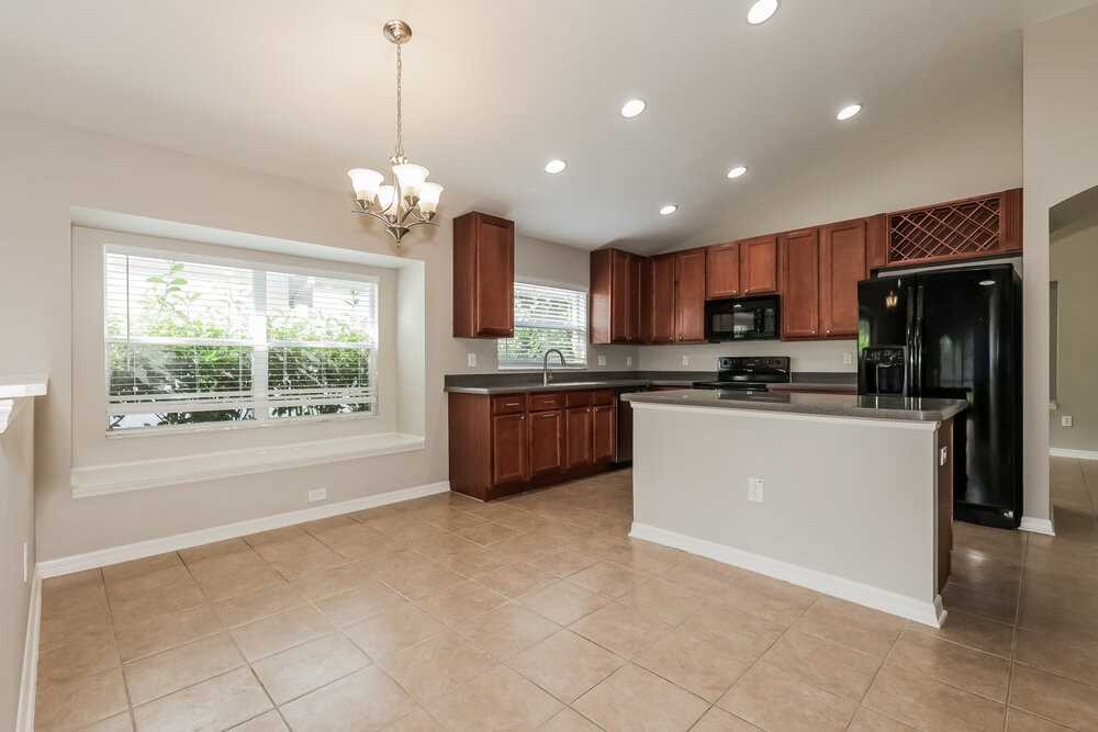 433 Down Pine Dr - Photo 5 of 16