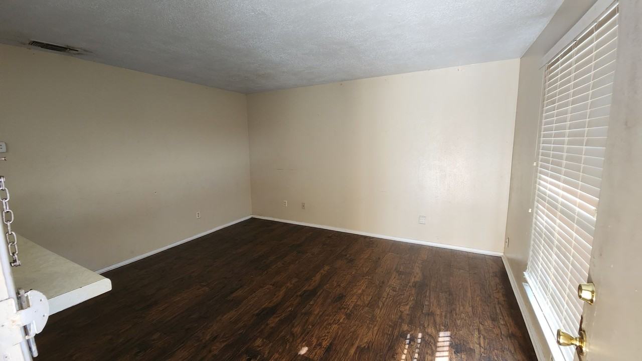 210 N Vandeveer St - Photo 4 of 13