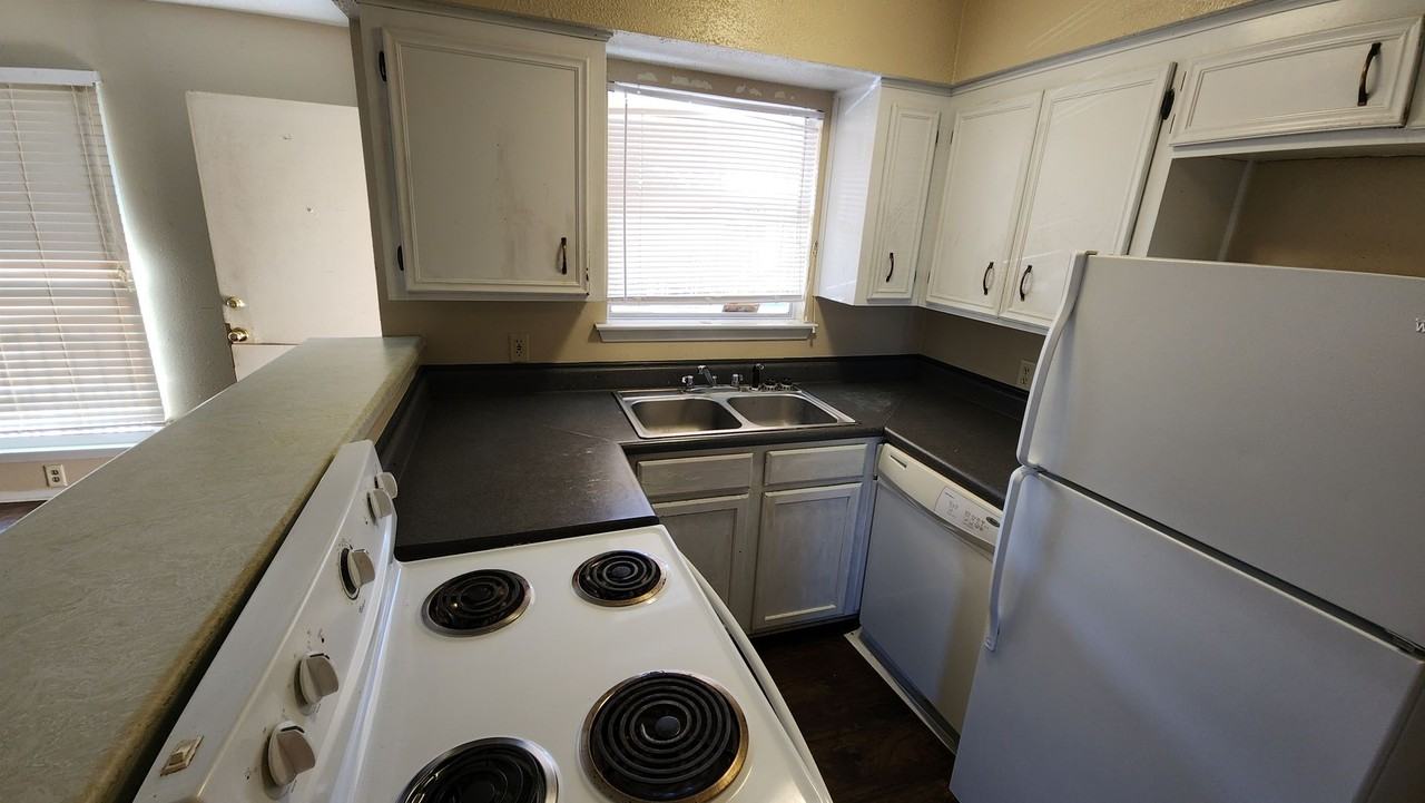 210 N Vandeveer St - Photo 7 of 13