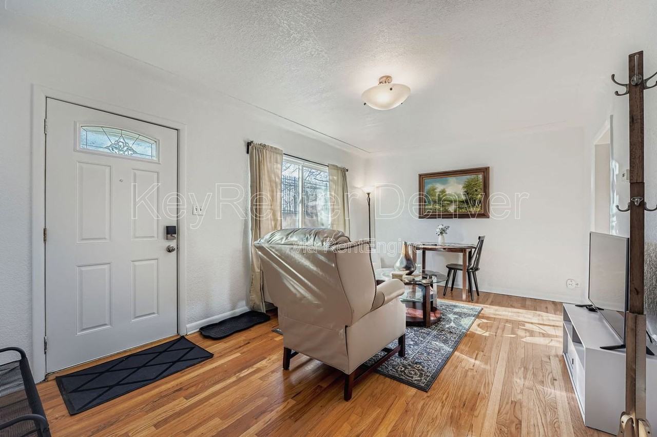 2928 N Milwaukee St - Photo 2 of 17