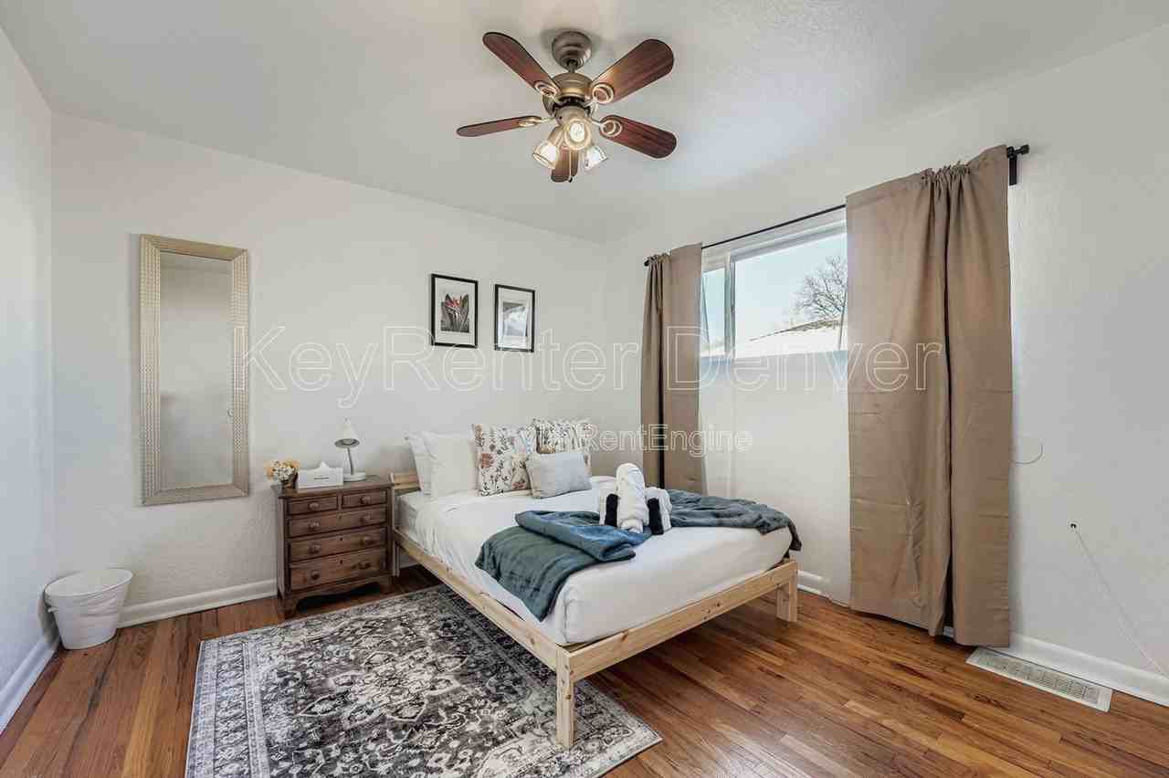 2928 N Milwaukee St - Photo 5 of 17