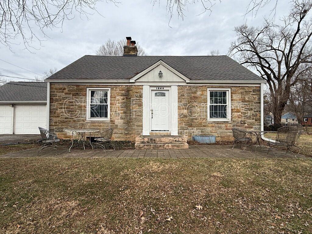 1340 E 55th St - Photo 2 of 34