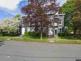 featured image of 19 Franklin St