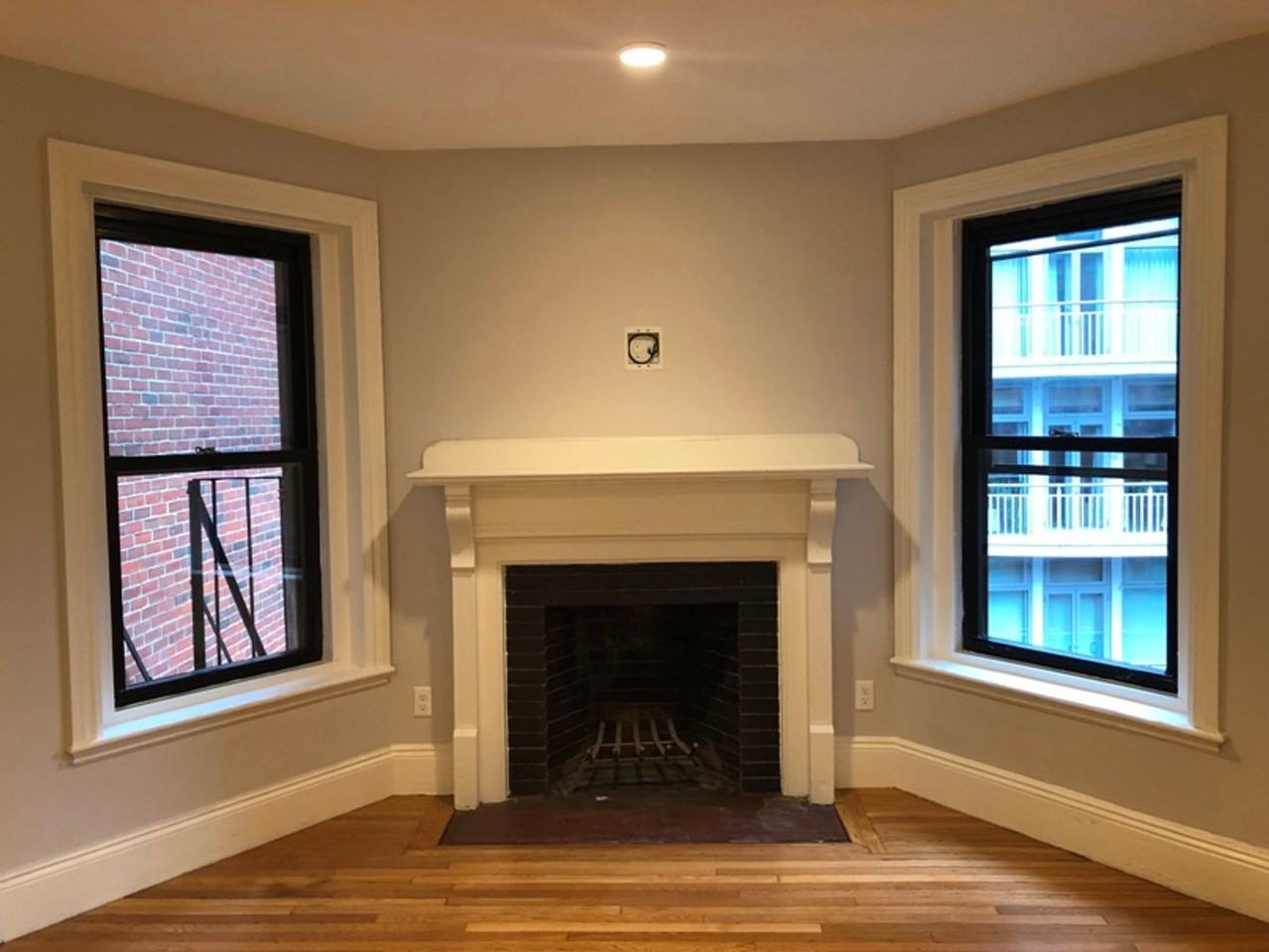 172 Newbury St - Photo 2 of 15