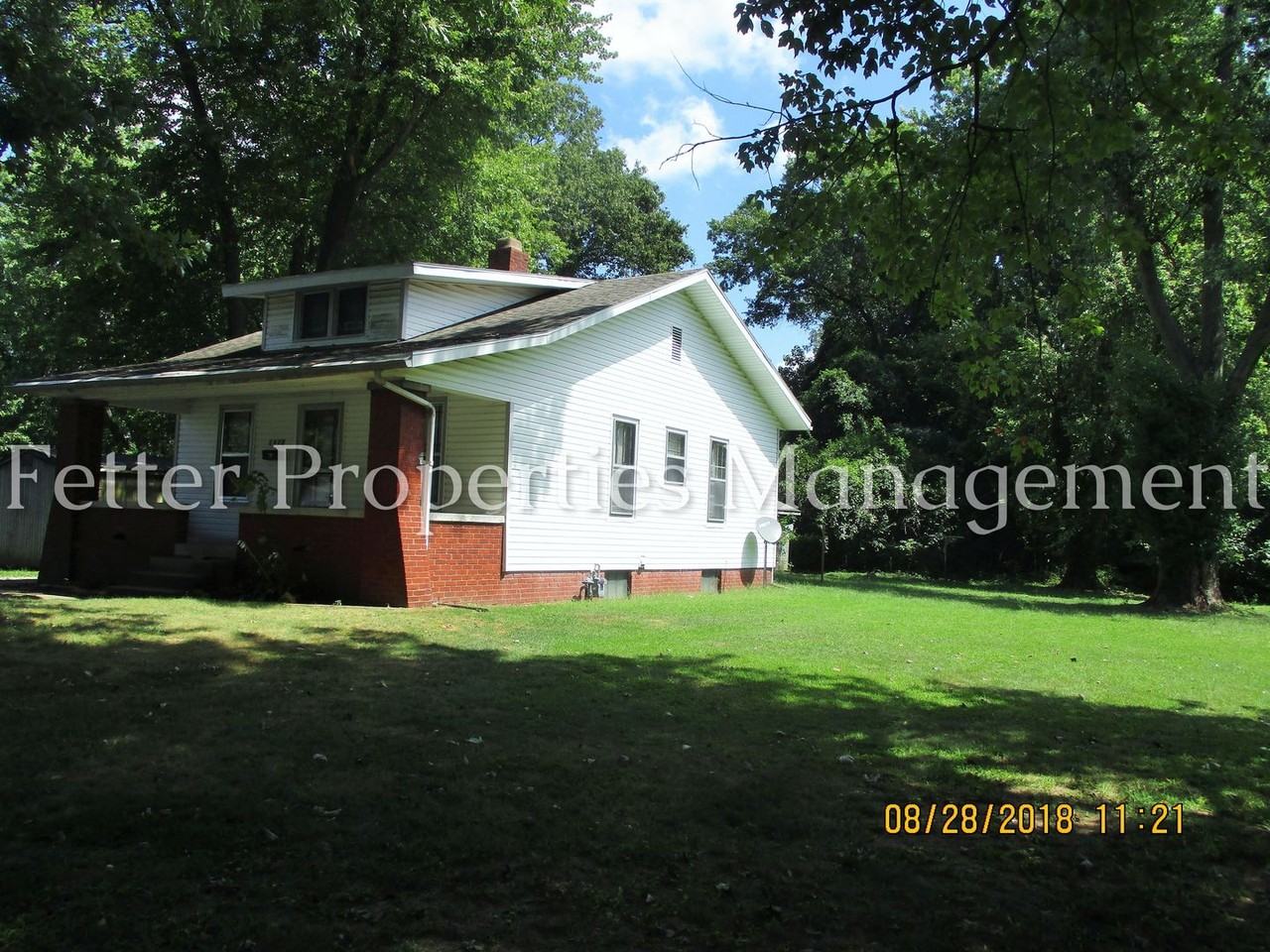 1620 Burdette Ave - Photo 2 of 4