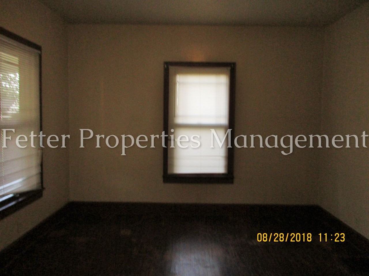 1620 Burdette Ave - Photo 3 of 4