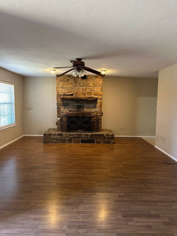 8509 Meadow Dr - Photo 4 of 22