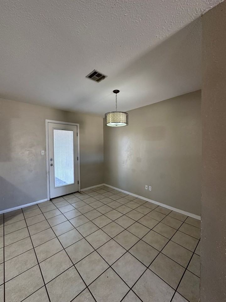 8509 Meadow Dr - Photo 5 of 22