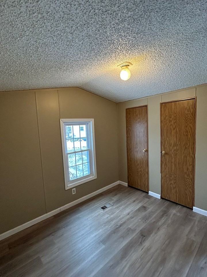 1 Greeley St - Photo 6 of 14