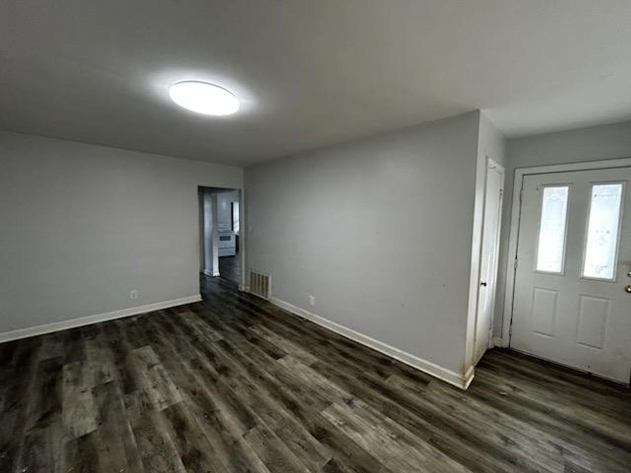 1329 Earl Ave - Photo 2 of 7