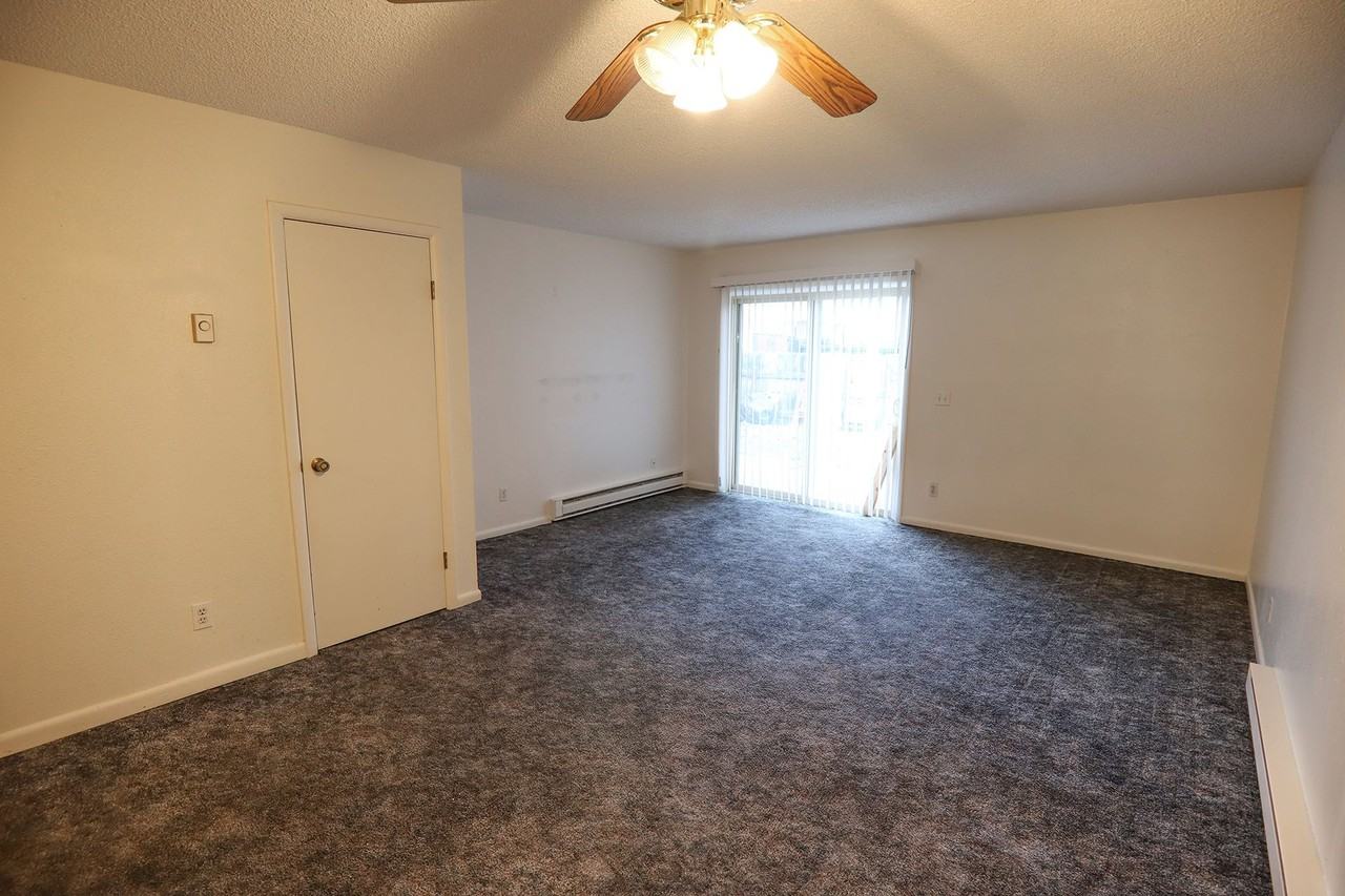 1943 Edwards Dr #B - Photo 7 of 42