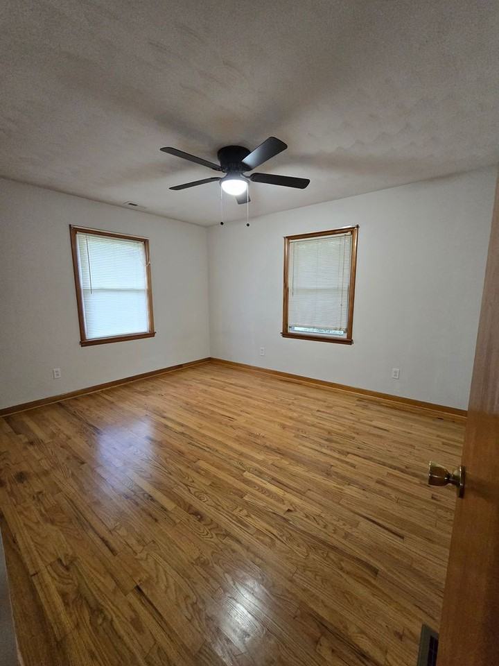 6121 State Route 54 - Photo 6 of 13