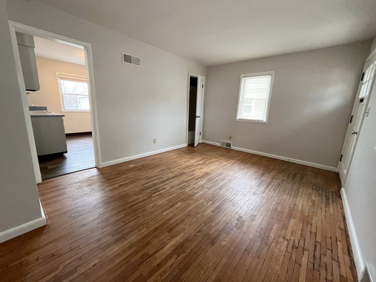 1612 S Frederick Dr - Photo 7 of 21