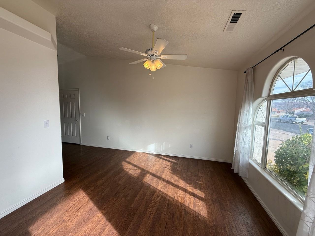 2655 E 620 N - Photo 2 of 9