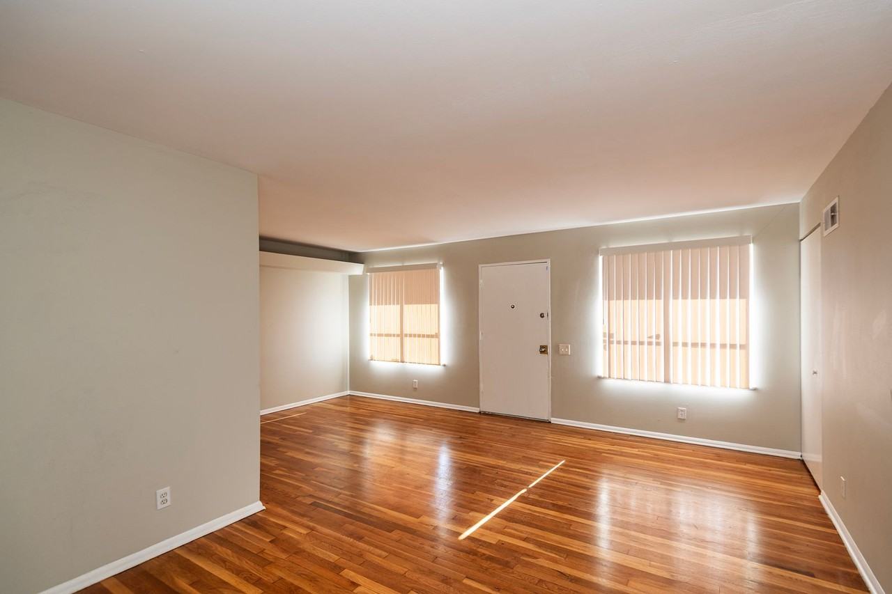 2267 Heritage Dr - Photo 4 of 23