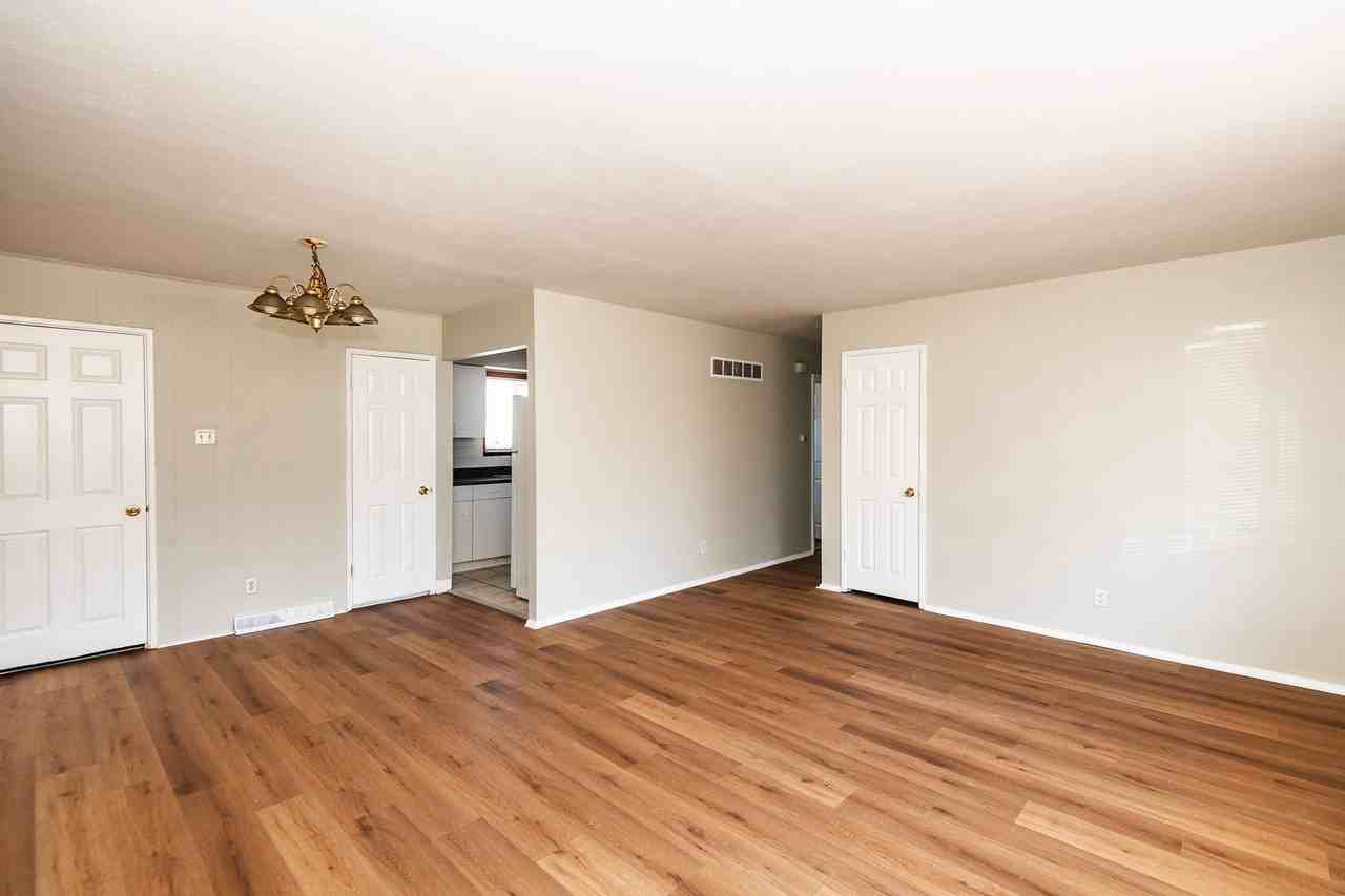 10053 Lilac Ave - Photo 3 of 19