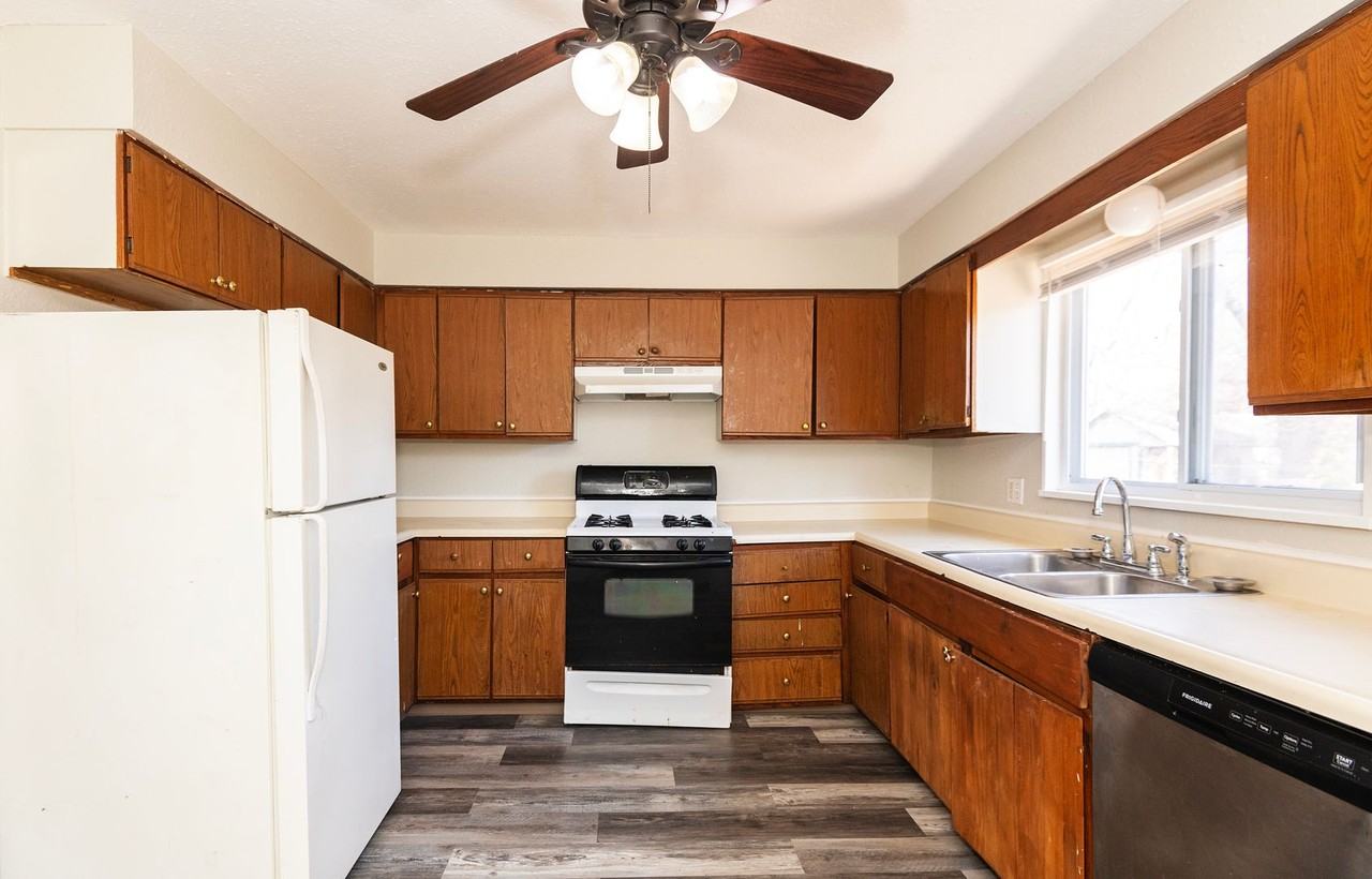 10340 Lord Dr - Photo 5 of 21