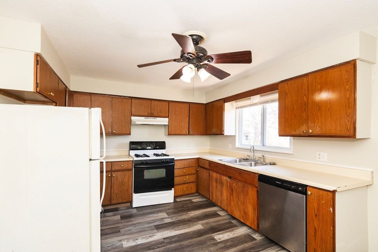 10340 Lord Dr - Photo 6 of 21