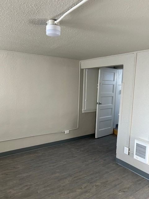 1518 7th Ave #B - Photo 7 of 12