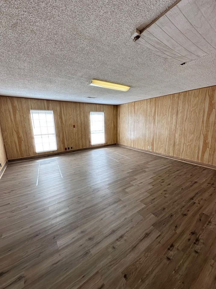 4804 Thomason Dr - Photo 6 of 12