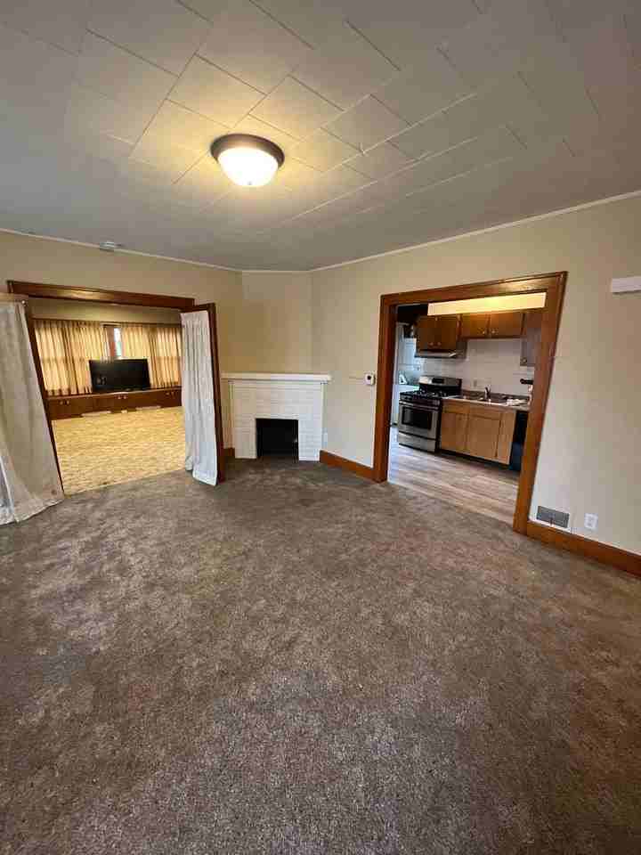 7911 University - Photo 6 of 17