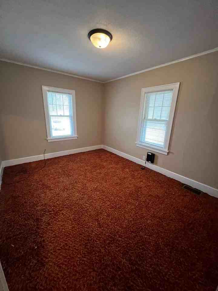 7911 University - Photo 7 of 17